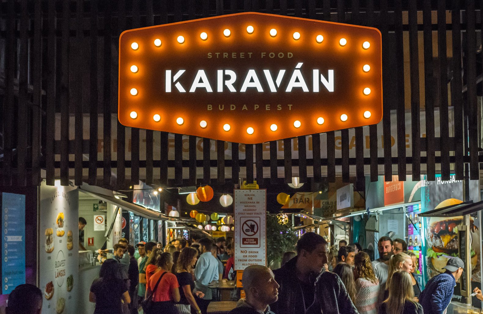 Ruin pubs in Budapest: Street Food Karavan