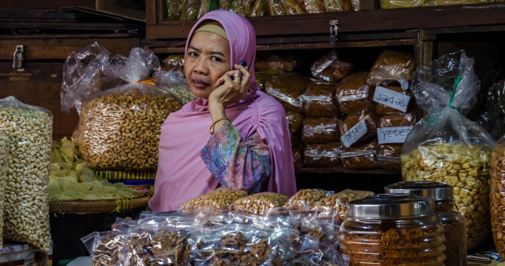 Awesome things to do in Yogyakarta - Market woman at Pasar Beringharjo