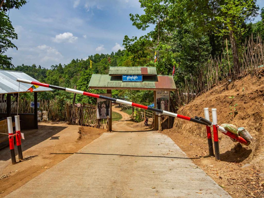 Ban Rak Thai Border Crossing