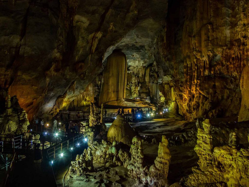 Paradise Cae in Phonh Nha-Ke Bang National Park