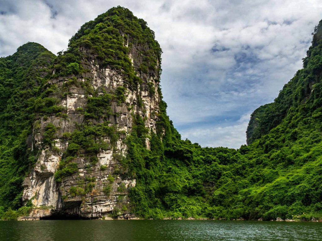 The entrance to one of the many Trang An caves